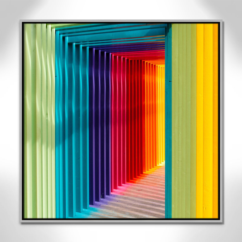 «Colorful Passage I» par Robert Katzki, Encadrement argenté, H 31,5 po x l 31,5 po x P 2 po