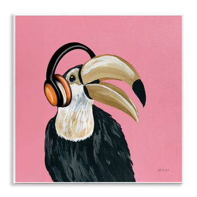 "Toucan avec casque", art mural sur toile par Yvette St. Amant