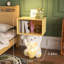 Table de chevet ours en résine et bois avec lampe à capteur de mouvement intégré, table de chevet fantaisiste jaune moderne avec rangement ouvert, décor décoratif pour la chambre à coucher
