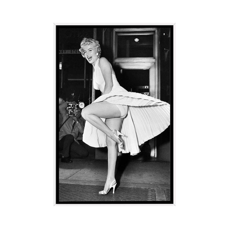 Marilyn Monroe (1926-1962)-impression, Pas de tapis, H 26 po x l 18 po x 1,5 po, Toile blanche encadrée