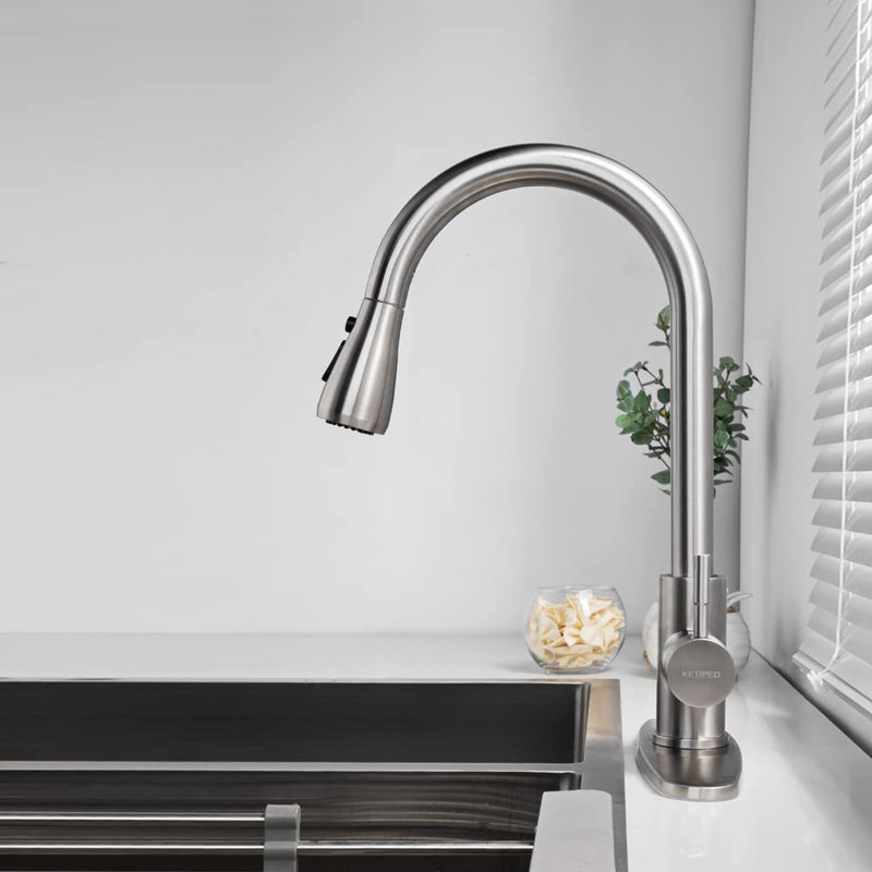 Robinet de cuisine rétractable à poignée simple avec accessoires, Chrome poli