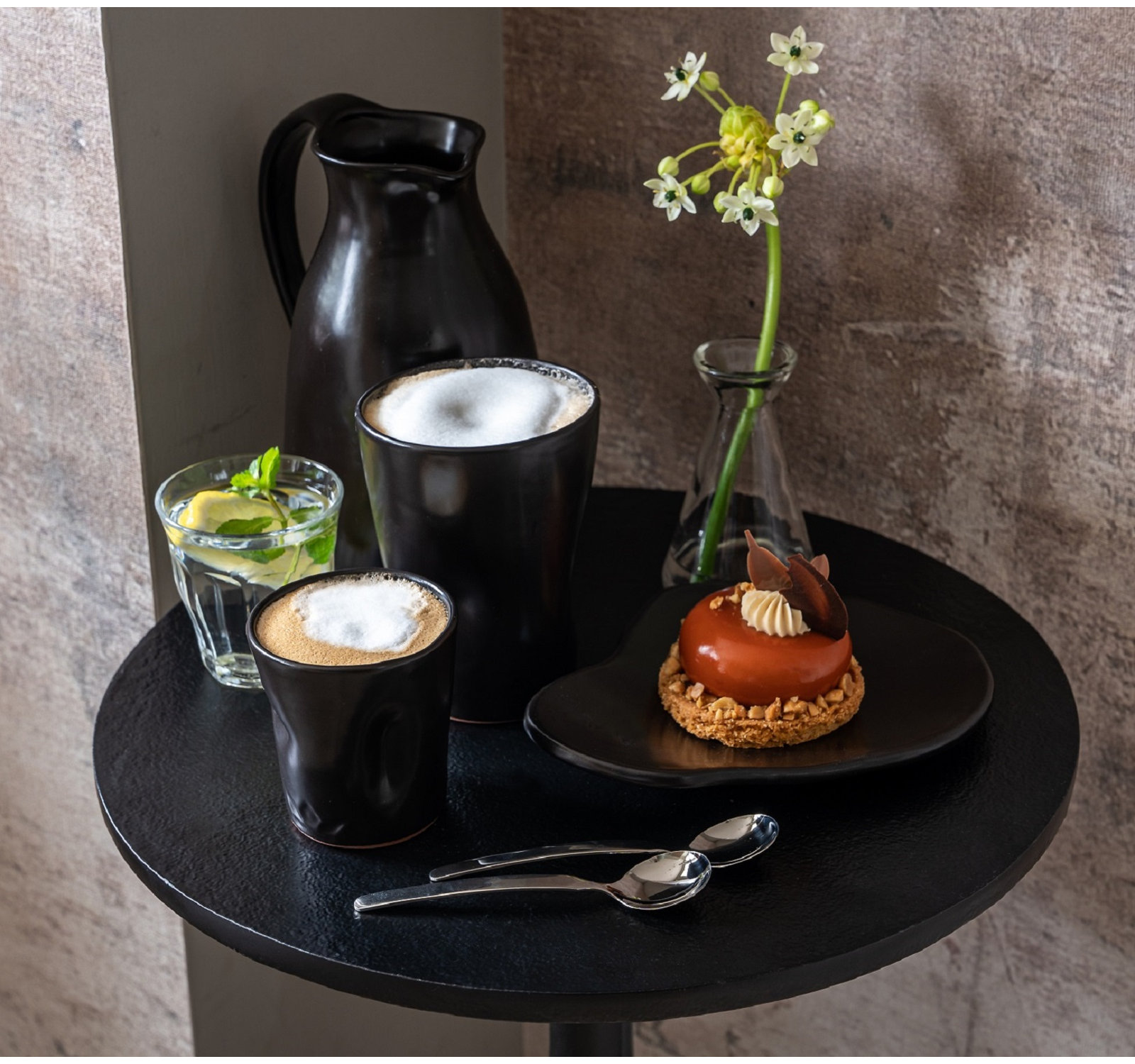 Ceramic Decorative Plate 1, Black