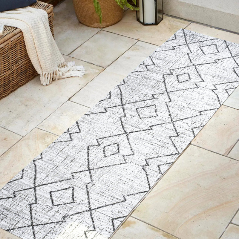 Mudge Tribal Diamond Trellis Ivory/Black Indoor/Outdoor Rug, Runner 2'2" x 10'