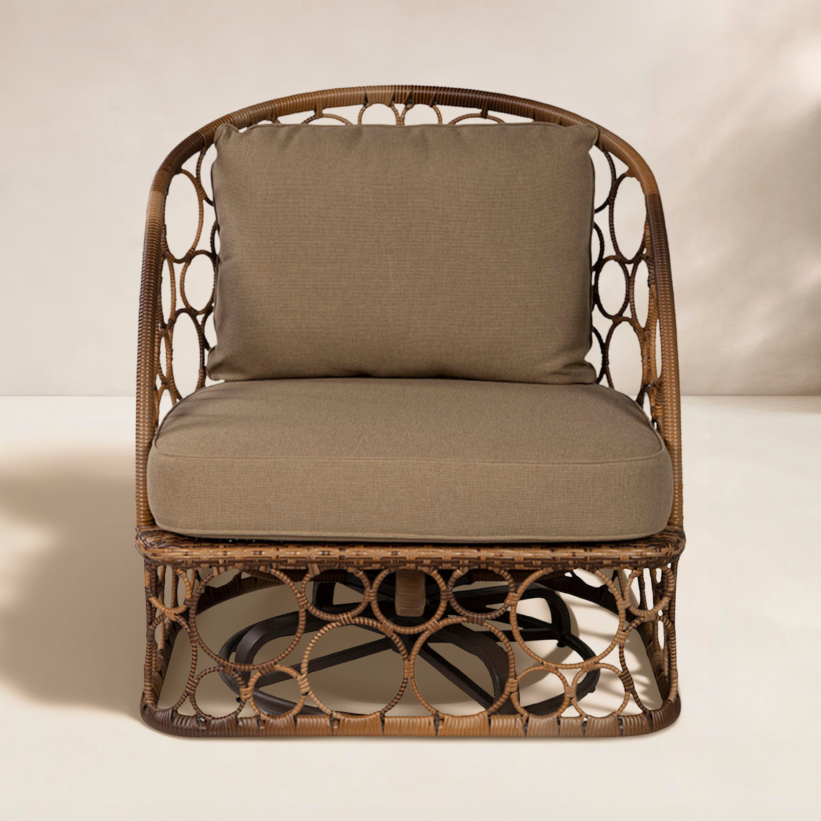 Swivel Wicker Outdoor Lounge Chair