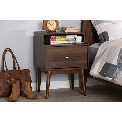 Chayah 18.9'' W Nightstand