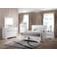 Grand lit de rangement de style traditionnel en bois blanc-678213688