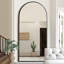 Grand miroir de plancher arqué pleine longueur-1095442192-1095442286