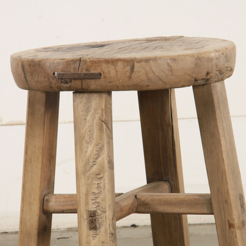 Tabouret rond rétro à quatre pieds vieilli naturel (taille et tons de bois variables), 4 Legs