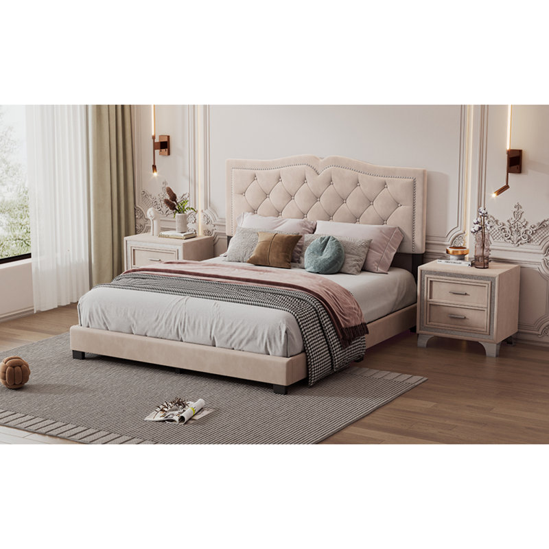 Structure de lit tapissier avec motif de rivets, lit plateforme moderne en velours avec tête de lit capitonnée, Queen, Beige