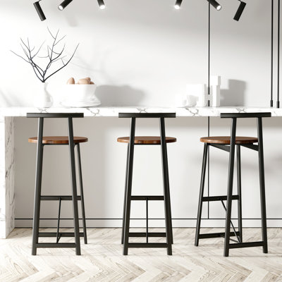 Tabourets de bar à hauteur de comptoir 3, noir et brun noyer. Base en métal avec une capacité de poids de 220 lb. Sièges ergonomiques. Style moderne pour îlot de cuisine, salon. Hauteur de l'utilisateur. Brun.
