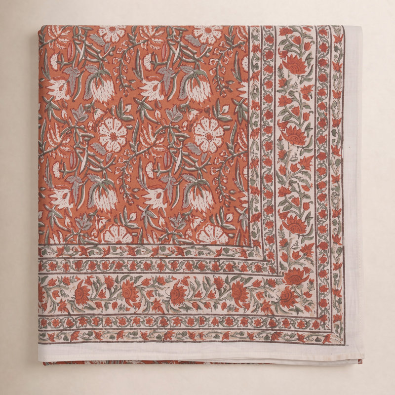 Nappe à motif floral Timeless, 70 po x 70 po