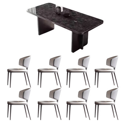 Petit appartement simple, table et chaise modernes
