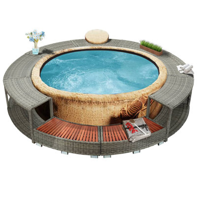 Hot Tub Step in Black