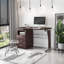 Bureau d'ordinateur avec beaucoup de rangement