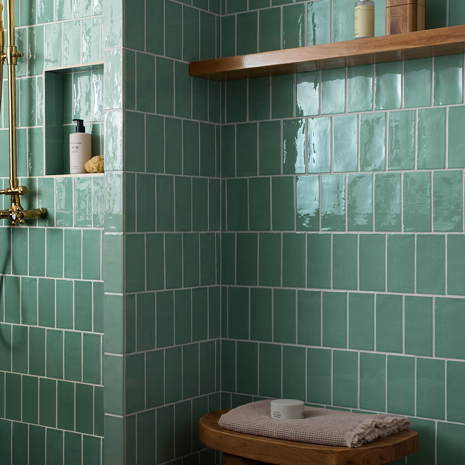 Bond Tile Barcelona 3x6 Blanco Polished Ceramic Subway Wall Tile (5.38 Sq. Ft. / Case), Green Lake