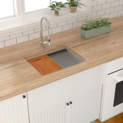 Lavabo pour station de lavage - 24 po x 18 po x 13 po sous le comptoir