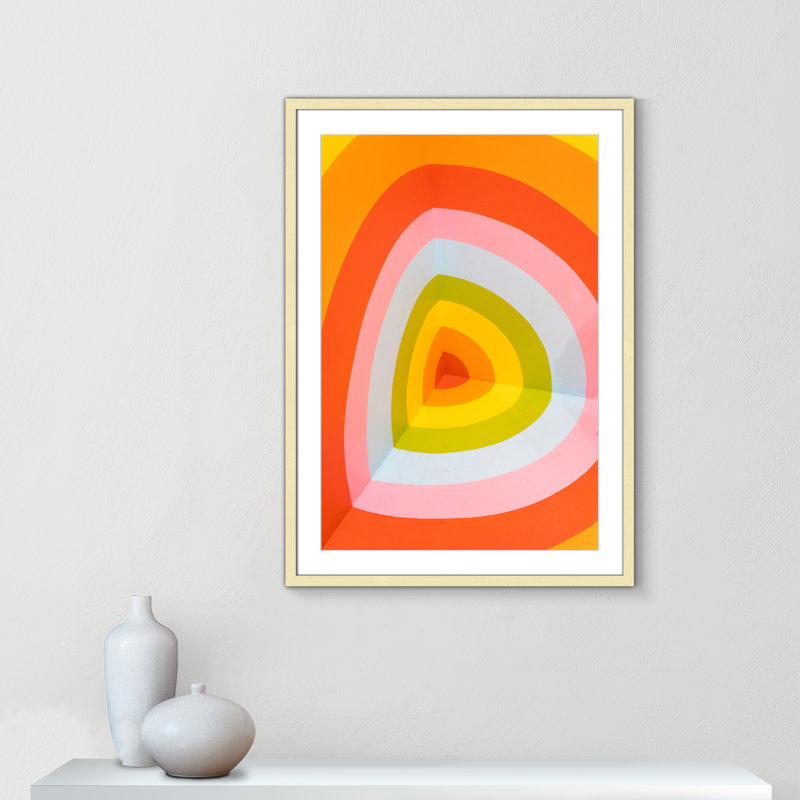 Imprimé Sherbet Bullseye par Jason Leung, H 35,5 po x l 25,5 po x P 1,25 po, Cadre photo doré simple, Oui
