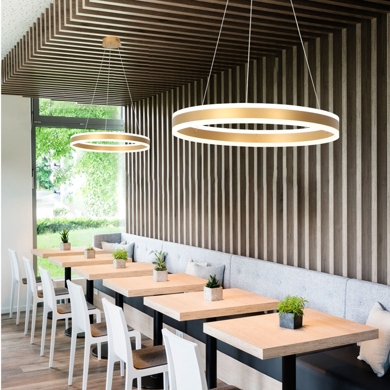 Luminaire suspendu à DEL Dilnoza, 59" H x 23.6" W x 23.6" D, Doré