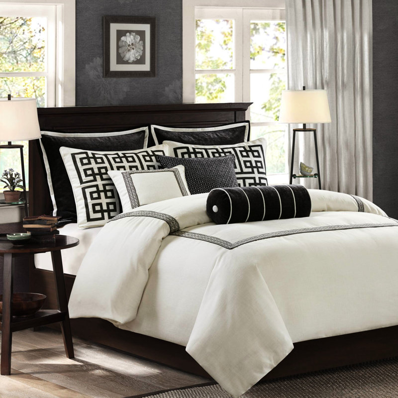 Literie de luxe pour très grand lit de 9 pièces avec un design classique moderne, trop rembourré pour un sommeil confortable et une broderie d'édredon de taille intérieure, housse amovible toutes saisons