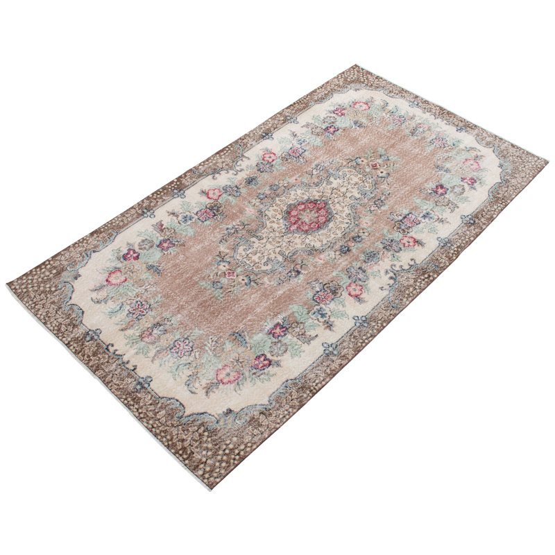 Tapis brun clair Antalya 5 pi 7 po x 10 pi 2 po