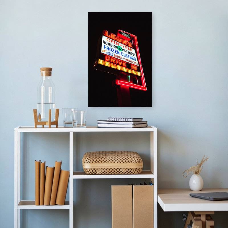 «Retro Neon Drive In Classic Retro Traditional Architecture City», reproduction d'art murale, 18" H x 12" W