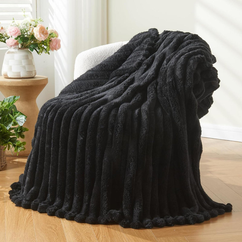 Jeté super doux noir en flanelle soyeuse de qualité supérieure en jacquard 3D nervuré pour lit léger, toutes saisons (côtelé noir, jeté (50 po x 60 po))