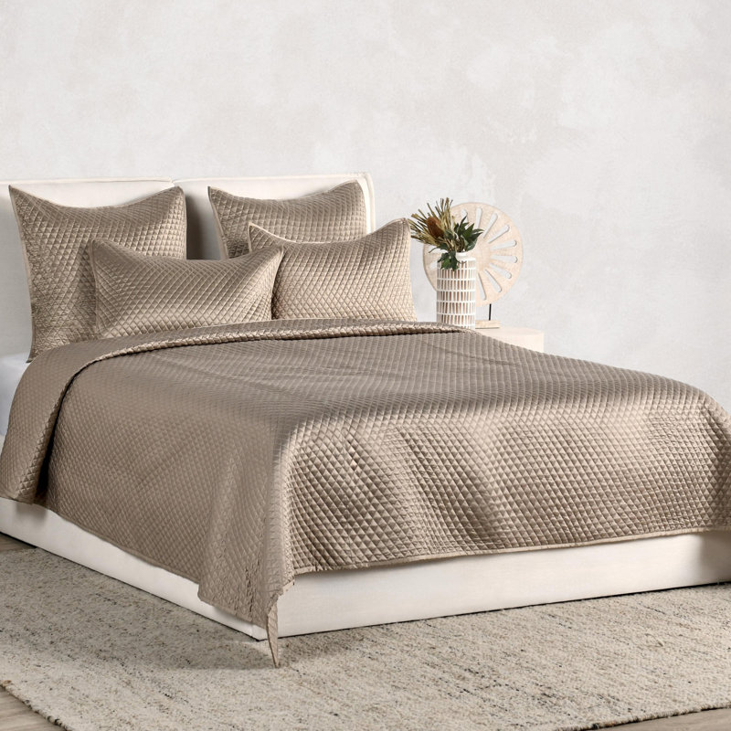 Winthrop Quilt, King Quilt, Natural