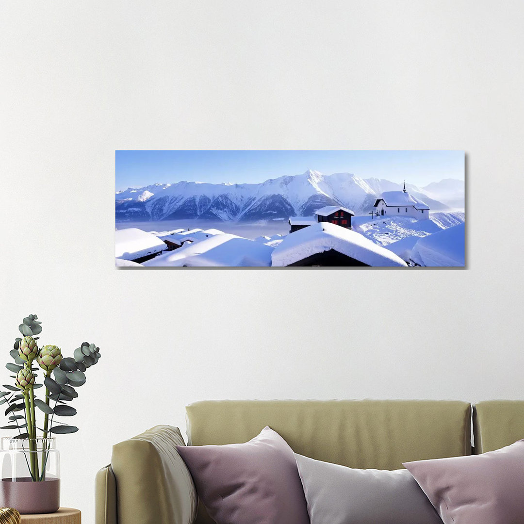 Schneebedeckte Kapelle und Chalets Schweizer Alpen Schweiz von Panoramic Images - Panoramic Gallery-Wrapped Canvas Giclé...