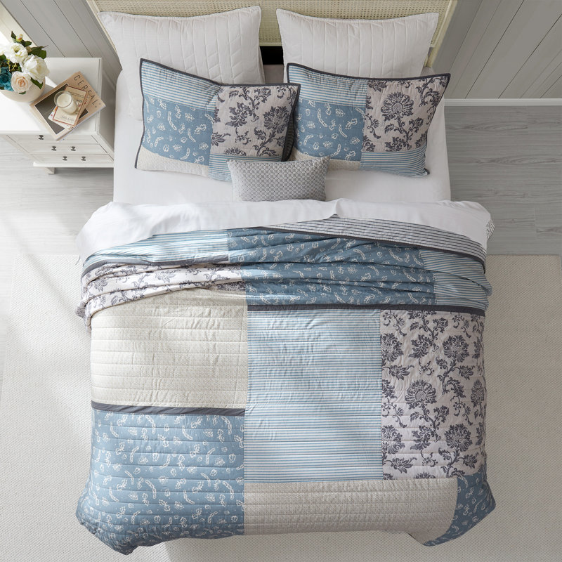 Wonderful 100% Cotton Patchwork Quilt Set, Queen Quilt + 2 Standard Shams