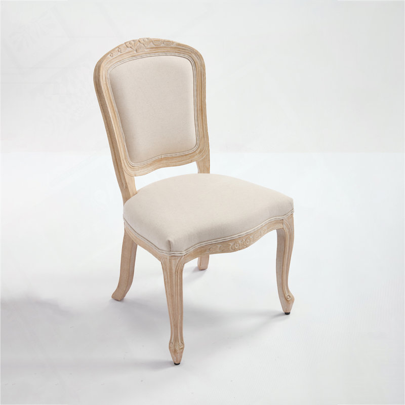 Chaise rembourrée avec pieds en bois