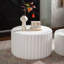 Ensemble de tables basses rondes festonnées blanches-534268459