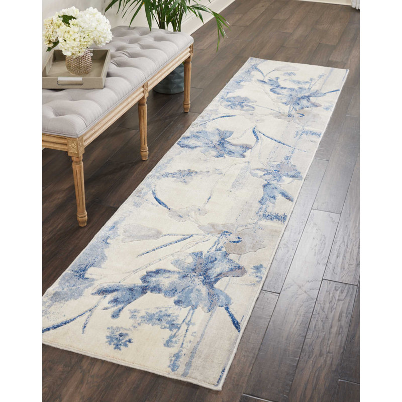 Tapis bleu / ivoire à motif floral Arnim, Rectangle 5 pi 3 po x 7 pi 5 po