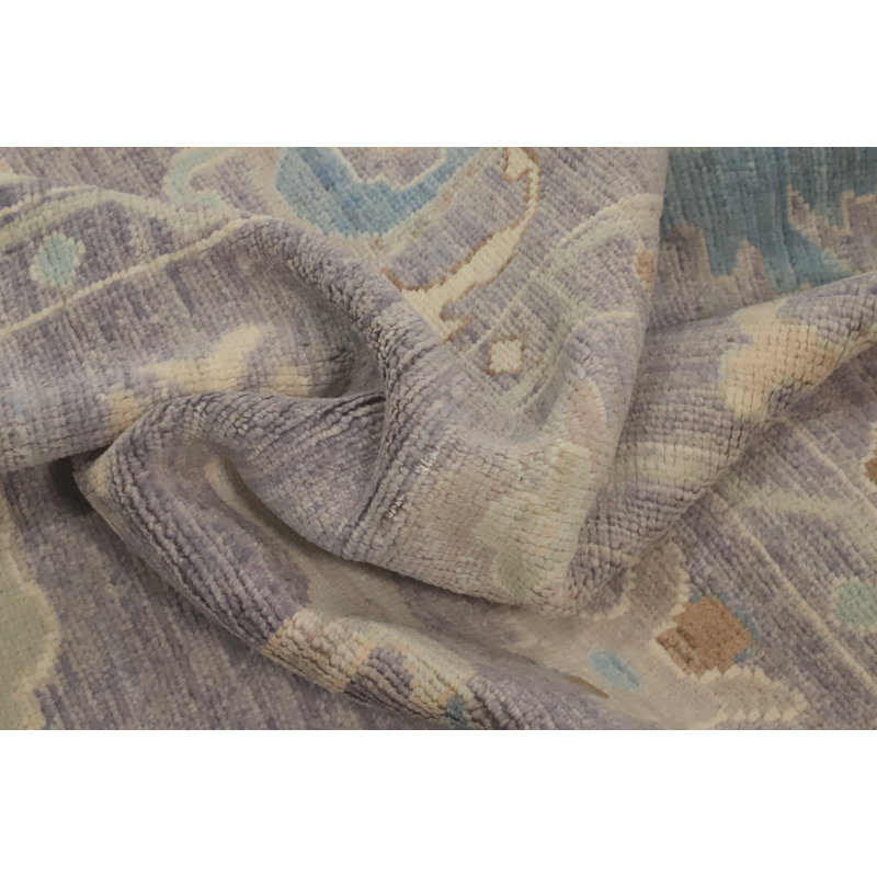 Tapis à motif floral Oushak