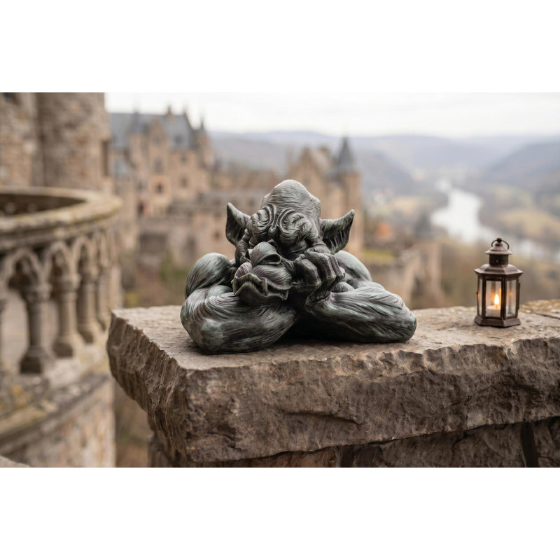 Goliath the gargouille statue