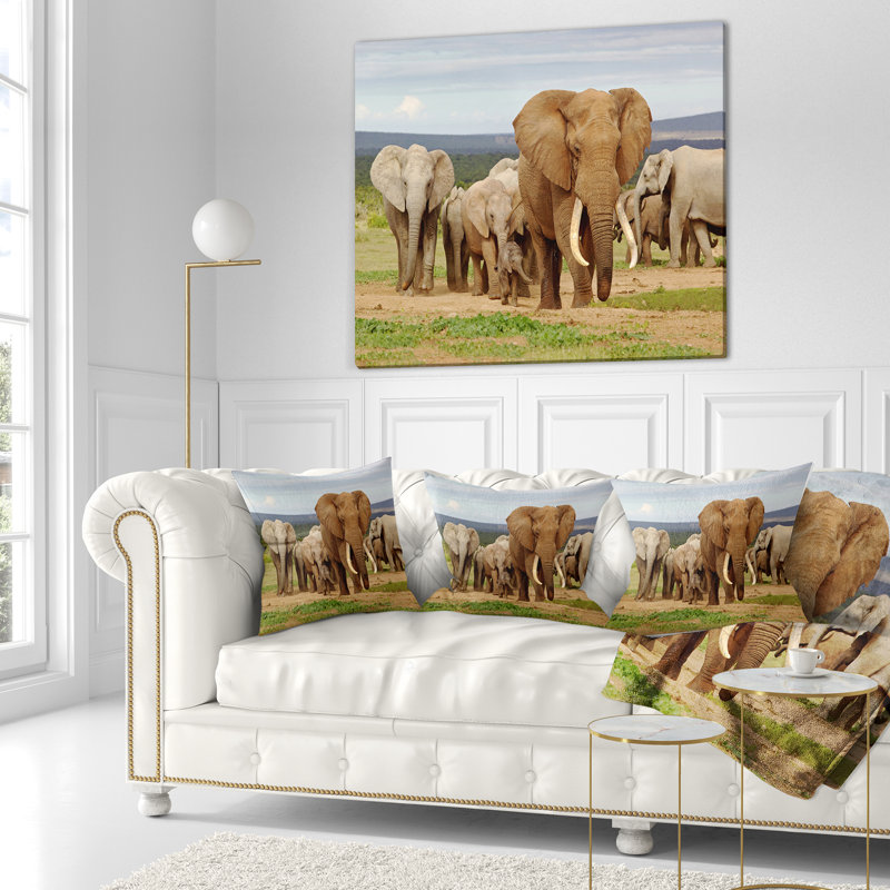 Grand troupeau d'éléphants en Afrique - Coussin imprimé animal, 16 po x 1 po, Coussin décoratif
