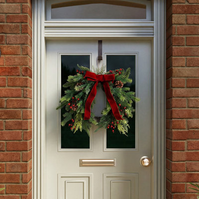 Plastic 55 cm Artificial Wreath
