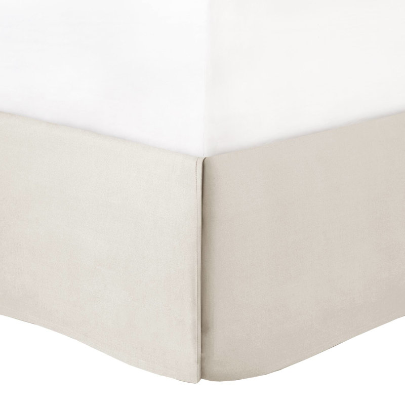 Ensemble d'édredon pour très grand lit beige 7 pièces avec literie diagonale rayée, luxe chatoyant, surpiqué, confort toutes saisons, jupe de lit et taies décoratives avec motif, apparence,