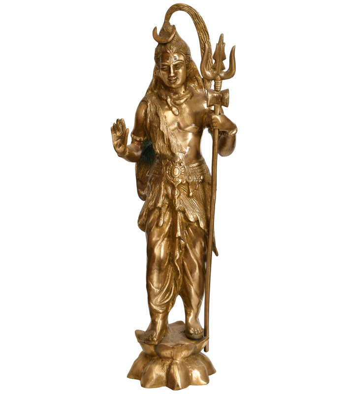 Statue de lord Shiva debout sur un lotus