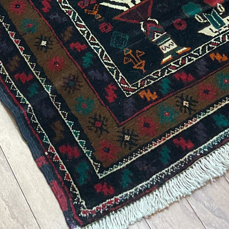Tapis en laine noué à la main Bungalow Rose