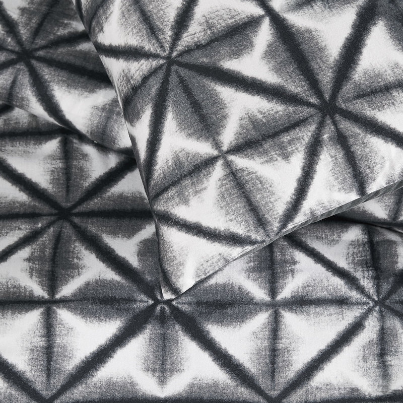 Vince Camuto Classic Shibori Duvet Set, King Duvet Cover + 2 Shams, Black Geometric