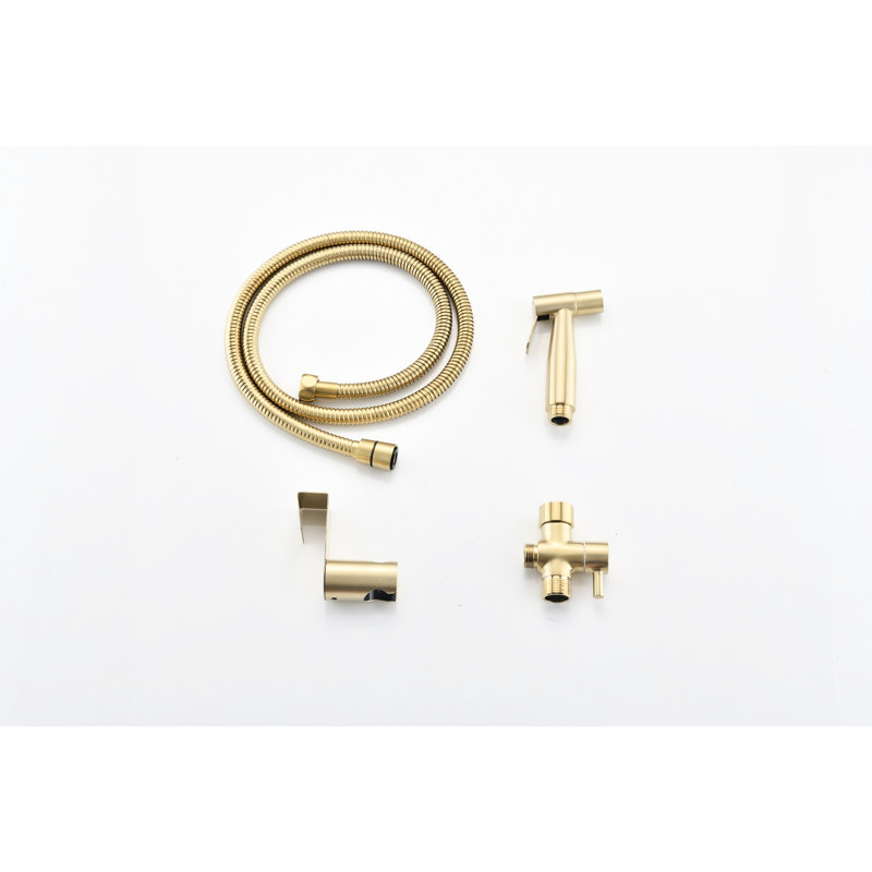 Bidet de toilette en or brossé - à main, hygiénique et efficace, avec jet réglable pour une expérience de nettoyage améliorée.
