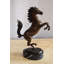 Statue de cheval Altovese en bronze puissant sur pattes arrière en bronze 9 po x 4 po x H 13 po