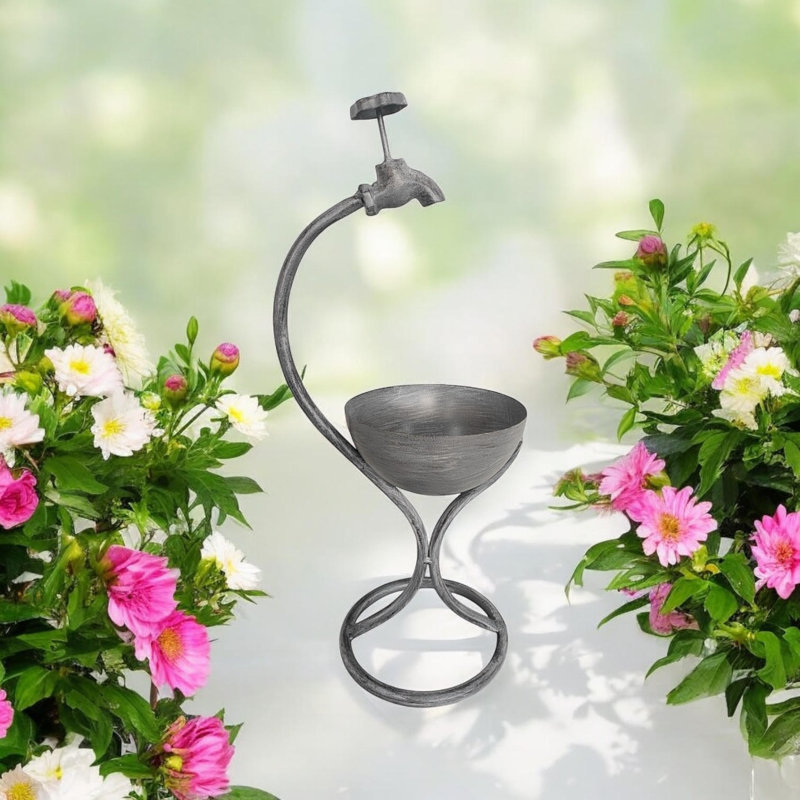 Anisten Metal Statue Planter, Grey