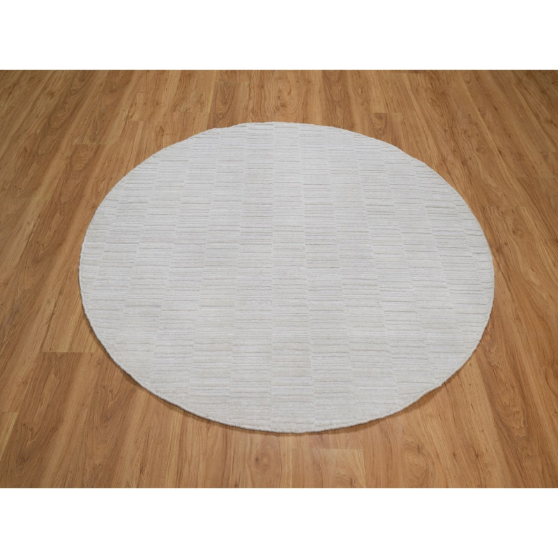 Tapis oriental texturé 5 pi x 5 pi blanc tissé à la main à motif marguerite moderne de 5 pi x 5 pi Striee