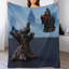 Jeté noir en flanelle de luxe sur un arbre, couverture douce et chaude pour le canapé-lit du salon-132999127