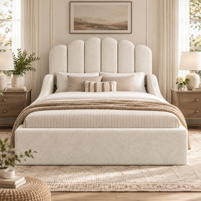 Lit de sol rembourré AVELOR Teddy avec tête de lit festonnée, lit plateforme rembourré bas pour enfant avec sommier à lattes