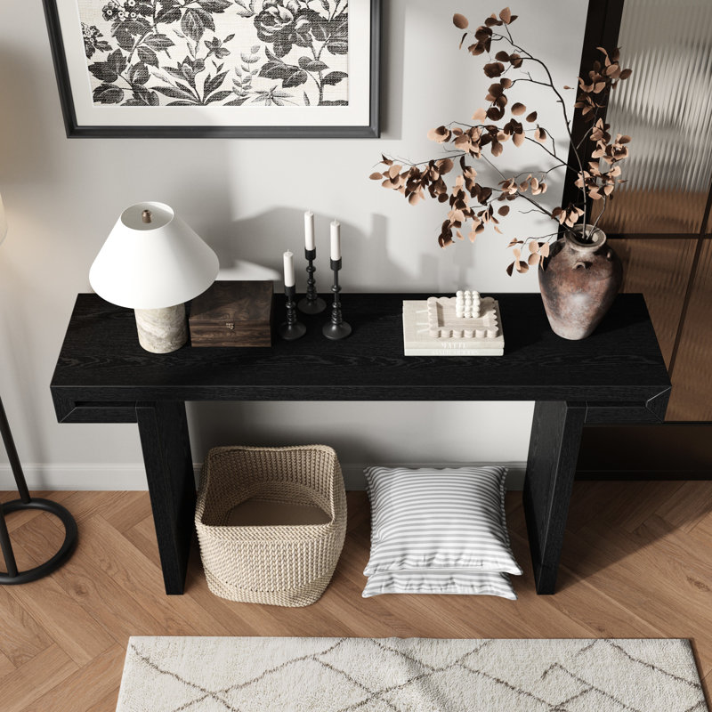 Console de 60 pouces noire rustique avec des fissures intentionnelles et une texture patinée, idéale pour un décor rétro - utilisation dans les espaces de vie principaux
