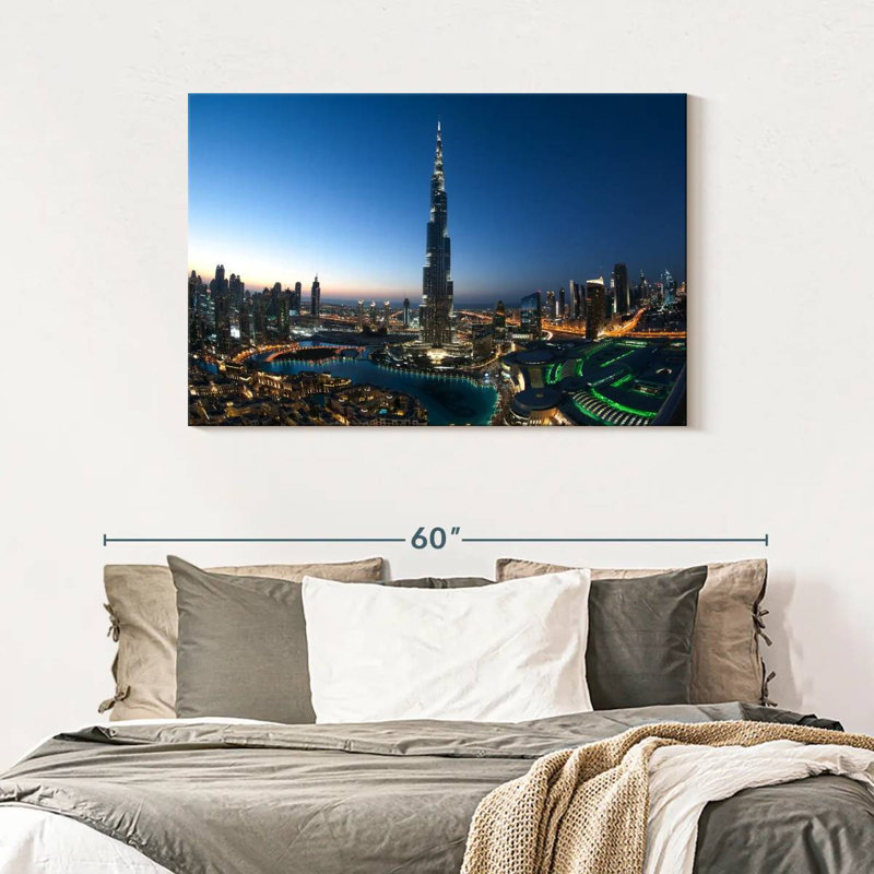 Nicci, Opulence de la ville de Dubaï, H 30 po x l 45 po