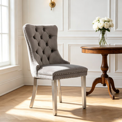 Chaise de salle à manger contemporaine en velours capitonné, chaise d'appoint capitonnée avec clous décoratifs dorés, pieds en acier inoxydable plaqué or, anneau de traction décoratif, chaise sans accoudoirs pour salle à manger ou chambre, vendue à l'unité