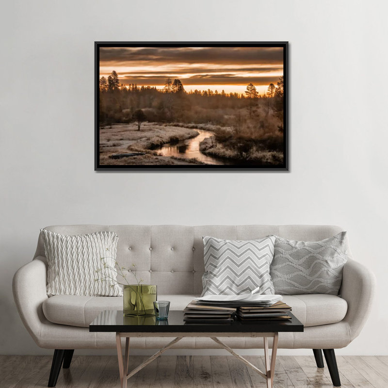 «Le long des petits déschutes», reproduction de photo sur toile, H 32 po x l 48 po x P 1,5 po, Toile avec cadre noir